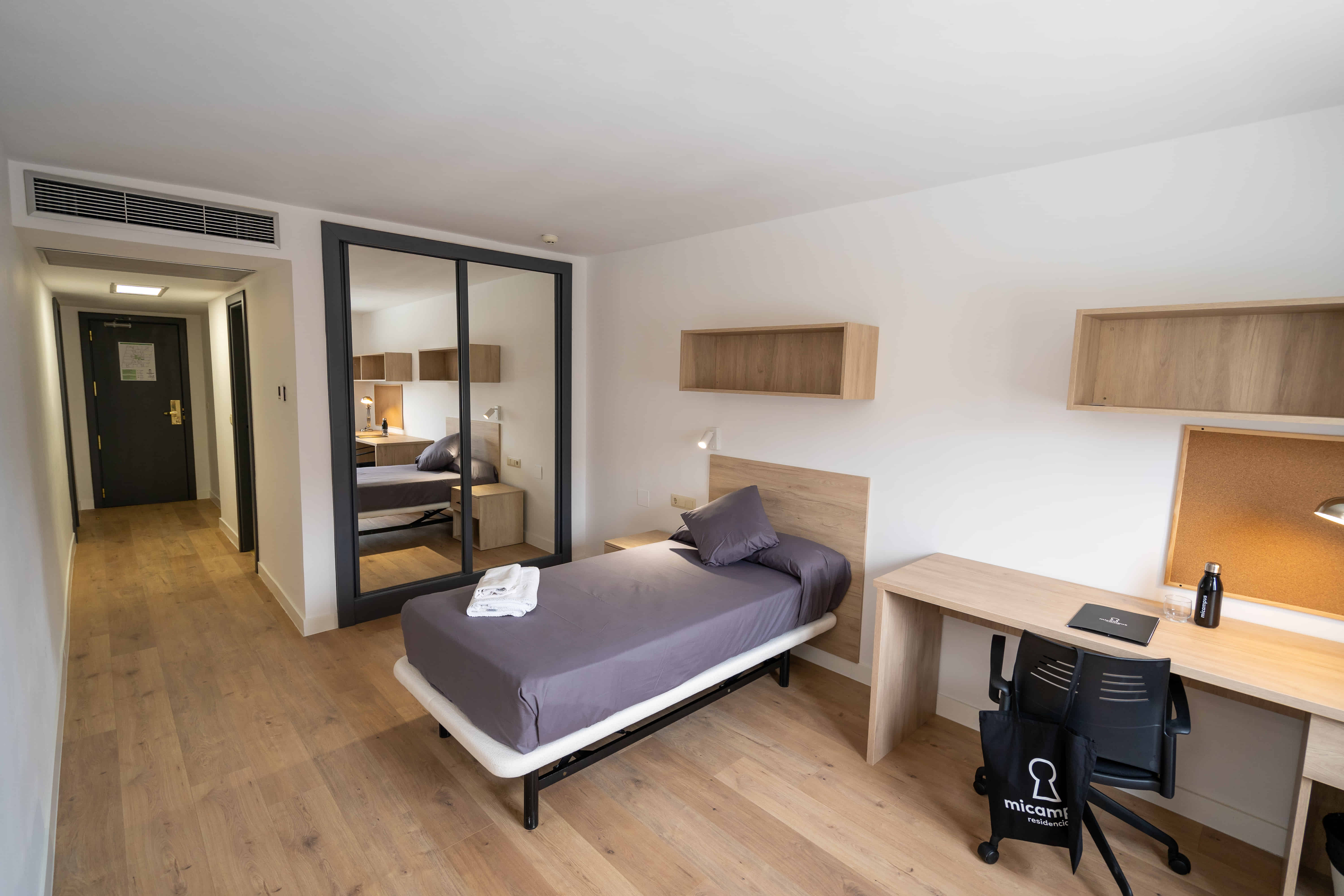 Amenities?w=400&h=260&fit=crop&q=40&auto=format&trim=auto