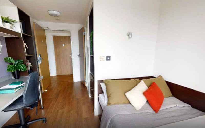 Bronze En Suite Plus