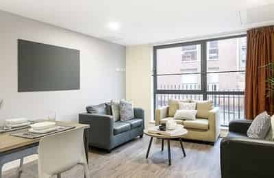 Amenities?w=400&h=260&fit=crop&q=40&auto=format&trim=auto