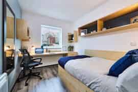 Exterior?w=400&h=260&fit=crop&q=40&auto=format&trim=auto