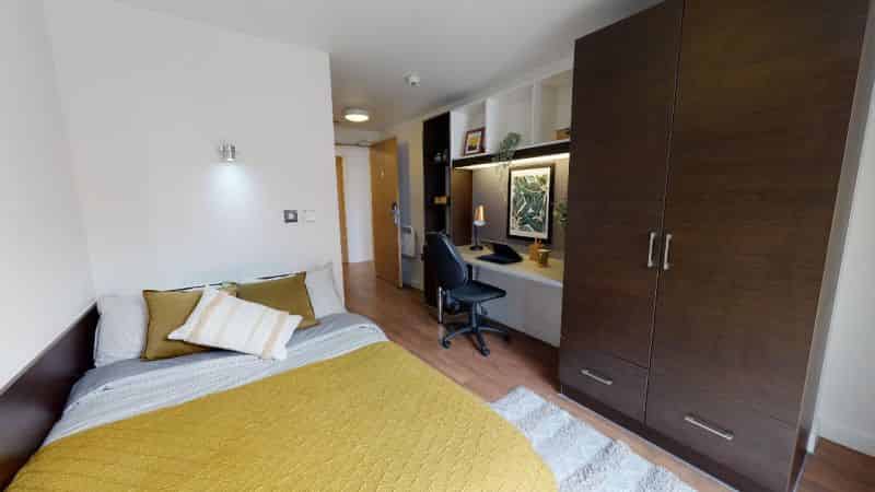 Silver En Suite Plus