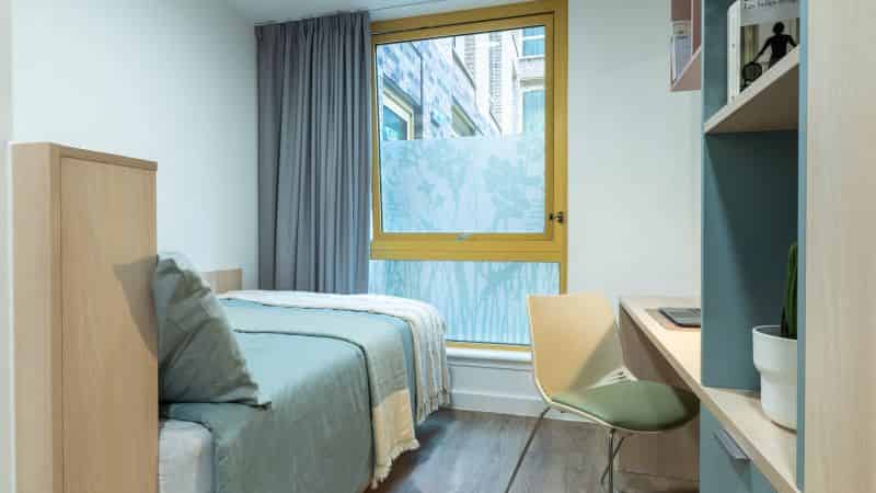 Gold En Suite