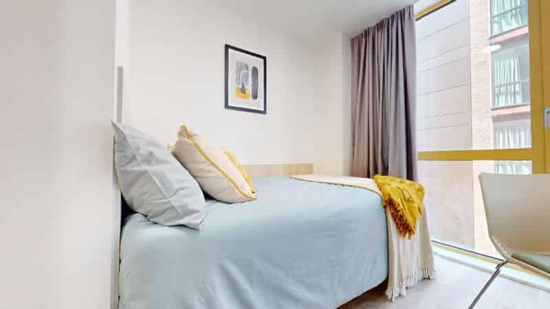 Bronze En Suite