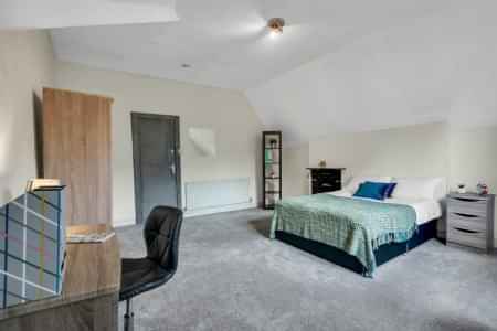 7 Bedroom 2 Bathroom Apartment - Kitchen?w=400&h=260&fit=crop&q=40&auto=format&trim=auto