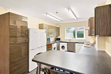 2 Stanmore Crescent LS4 2RY, Leeds - Leeds, England, United Kingdom - 8 Bedroom 2 Bathroom Apartment - Kitchen