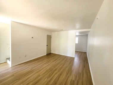 Private Room (2 Bed - 1.5 Bath) - Bedroom