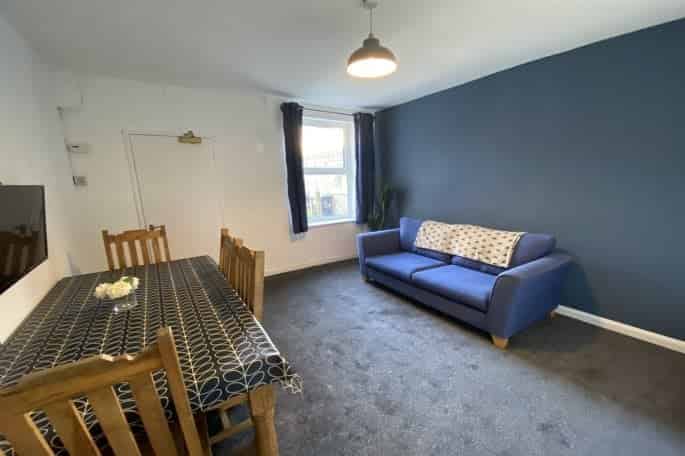 Floor Plan?w=400&h=260&fit=crop&q=40&auto=format&trim=auto