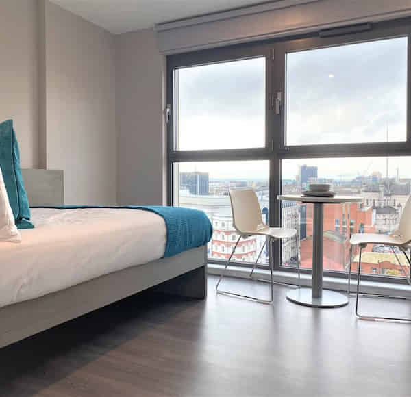 Amenities?w=400&h=260&fit=crop&q=40&auto=format&trim=auto