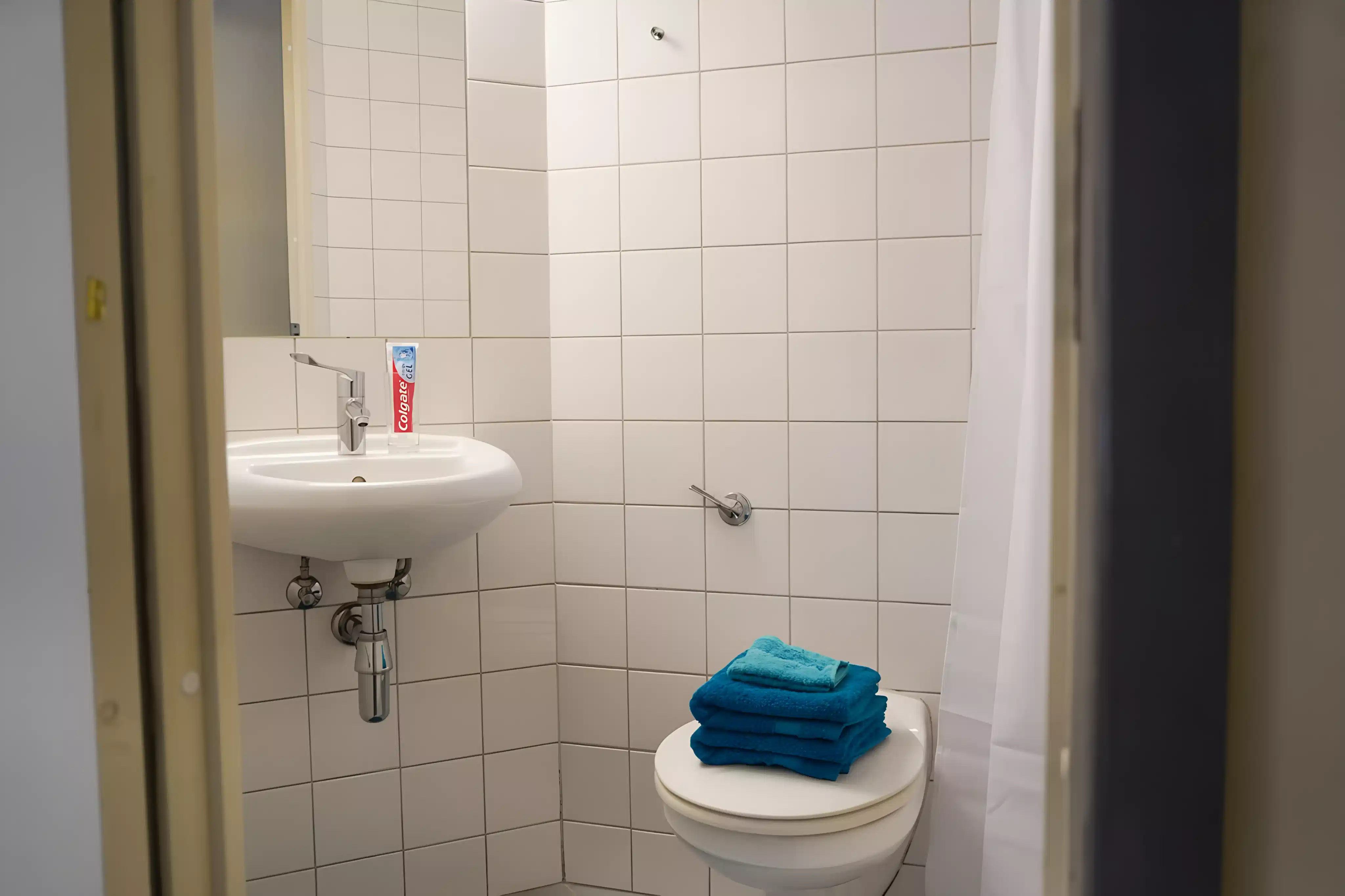 Common Area?w=400&h=260&fit=crop&q=40&auto=format&trim=auto