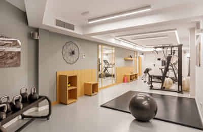 Papua, Madrid - Madrid, Spain - Amenities