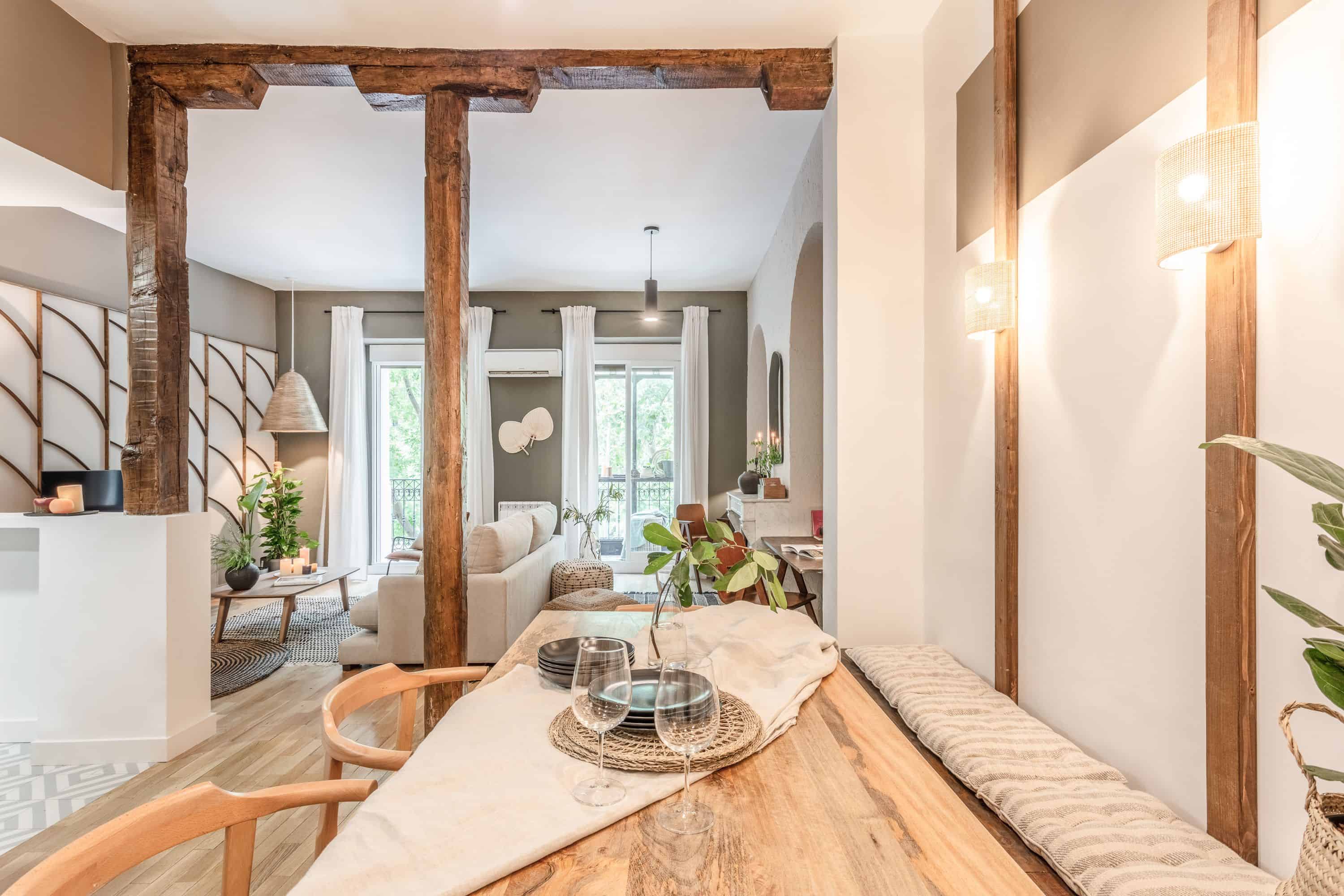 Bedroom?w=400&h=260&fit=crop&q=40&auto=format&trim=auto