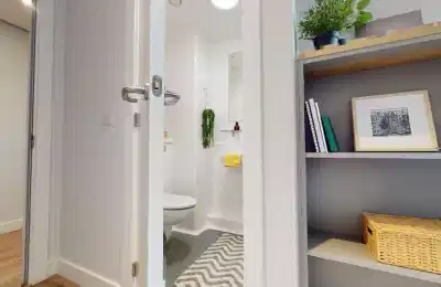 Common Area?w=400&h=260&fit=crop&q=40&auto=format&trim=auto