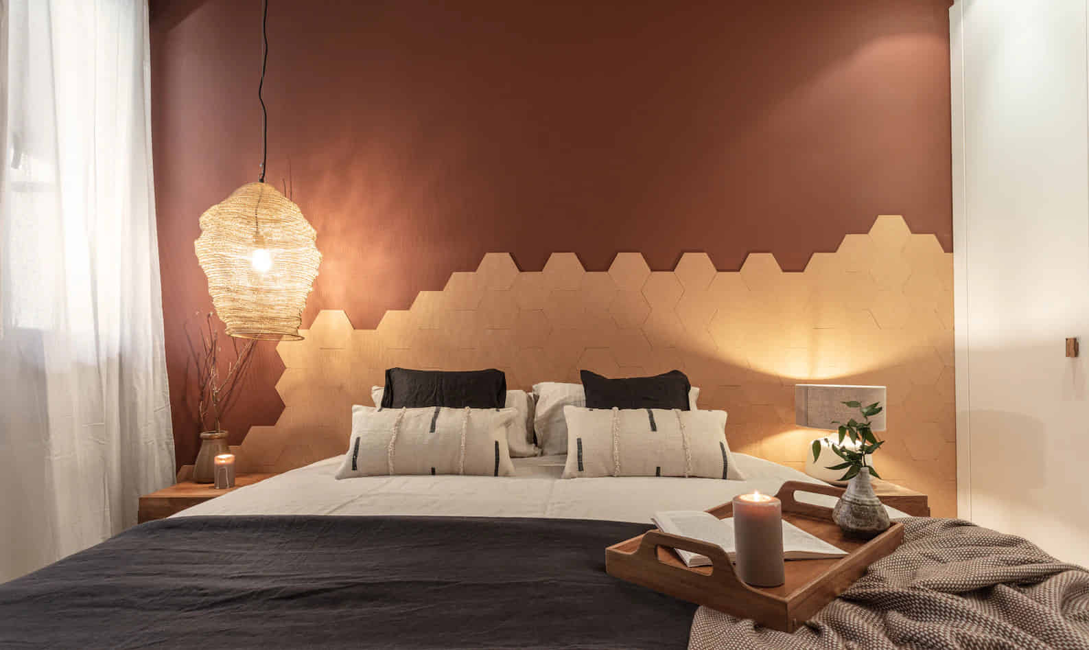 Exterior?w=400&h=260&fit=crop&q=40&auto=format&trim=auto