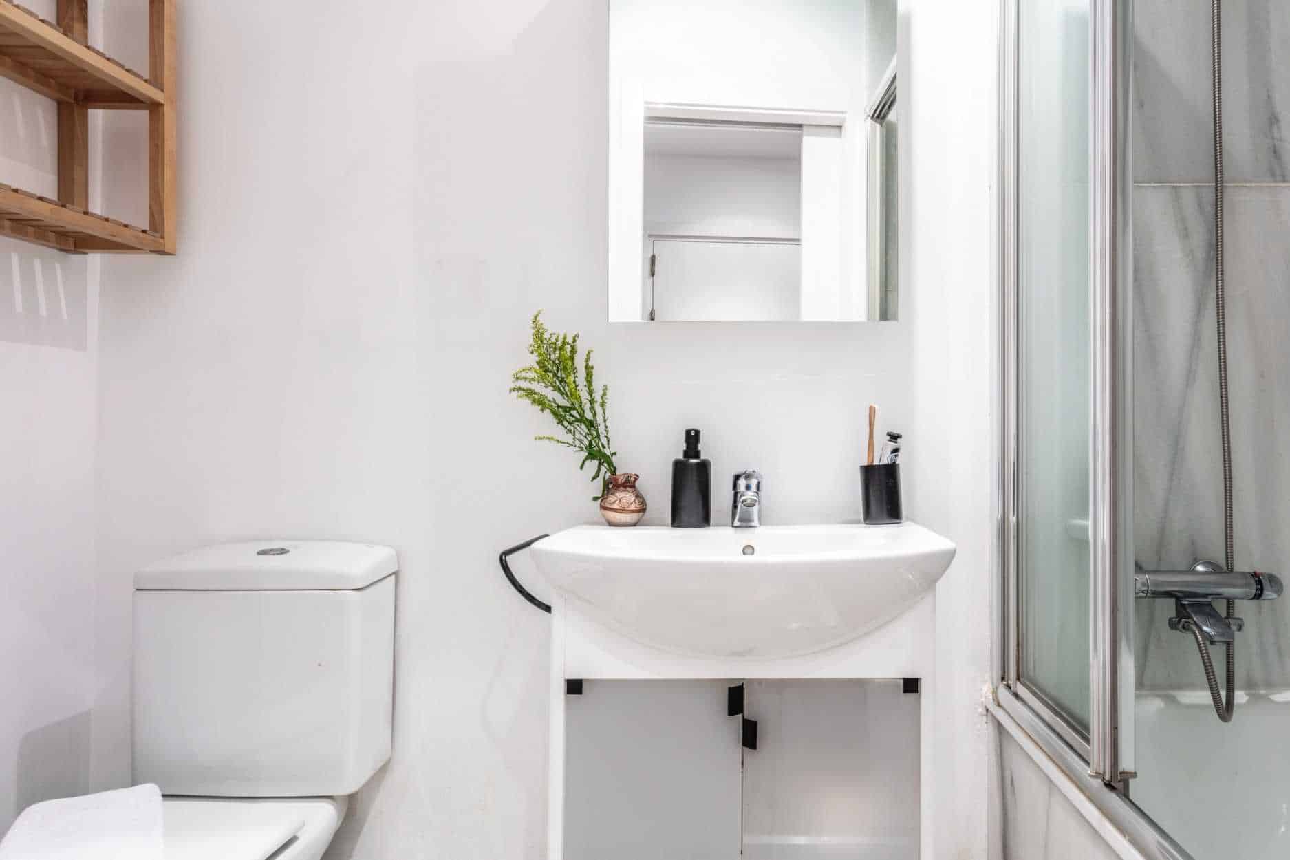 Common Area?w=400&h=260&fit=crop&q=40&auto=format&trim=auto