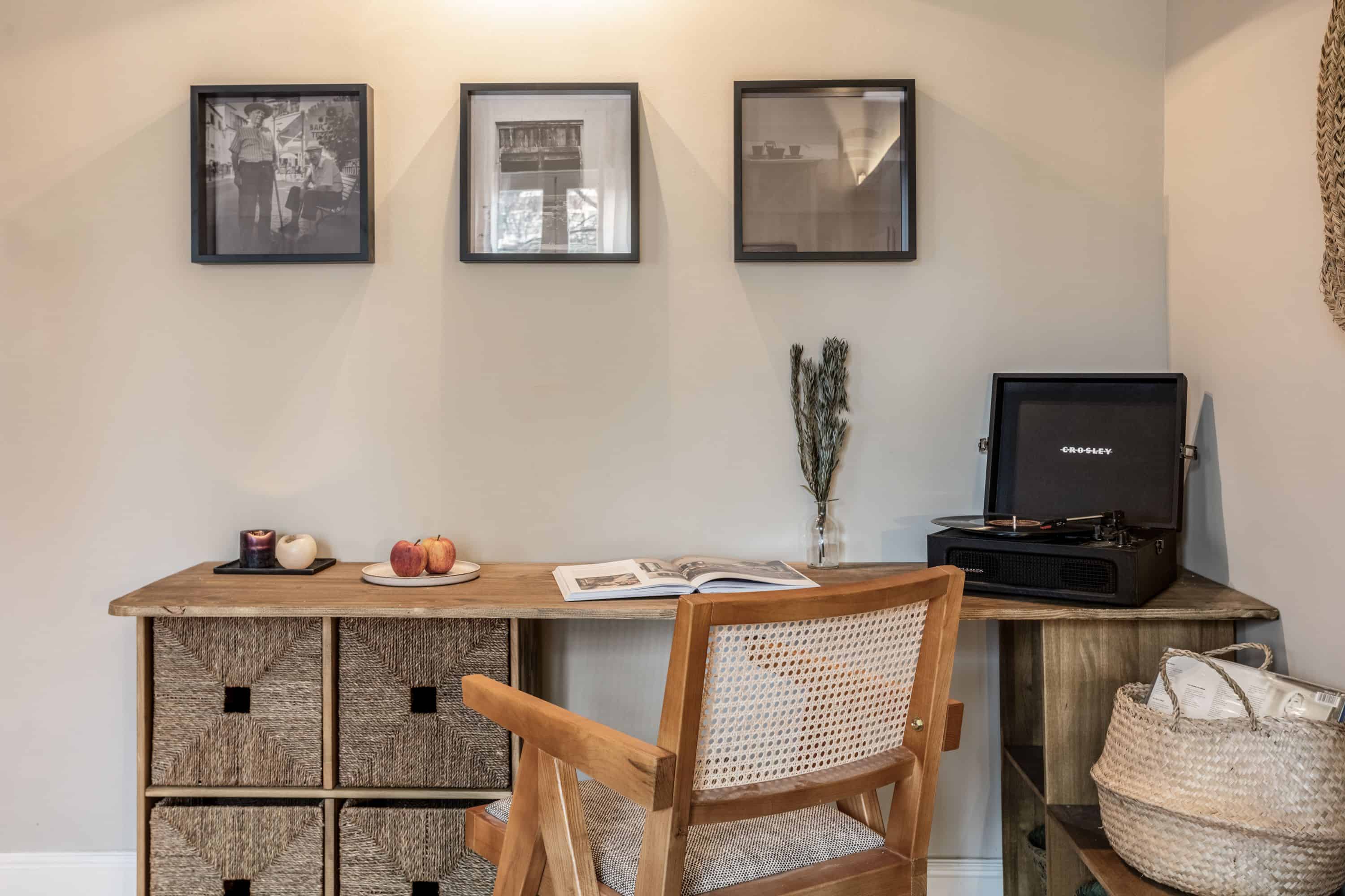 Common Area?w=400&h=260&fit=crop&q=40&auto=format&trim=auto