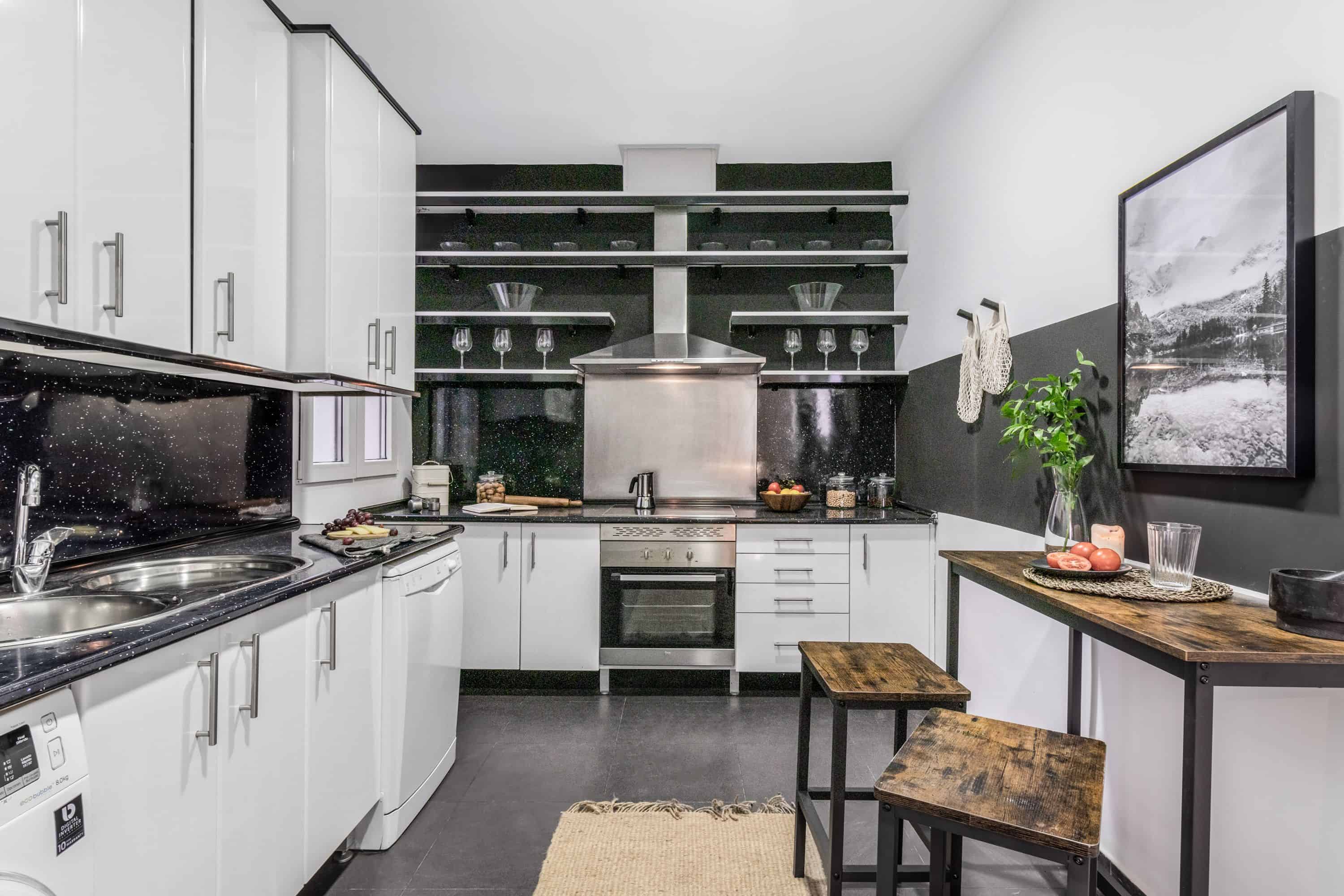 Common Area?w=400&h=260&fit=crop&q=40&auto=format&trim=auto