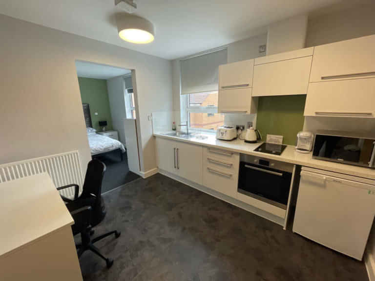 Amenities?w=400&h=260&fit=crop&q=40&auto=format&trim=auto