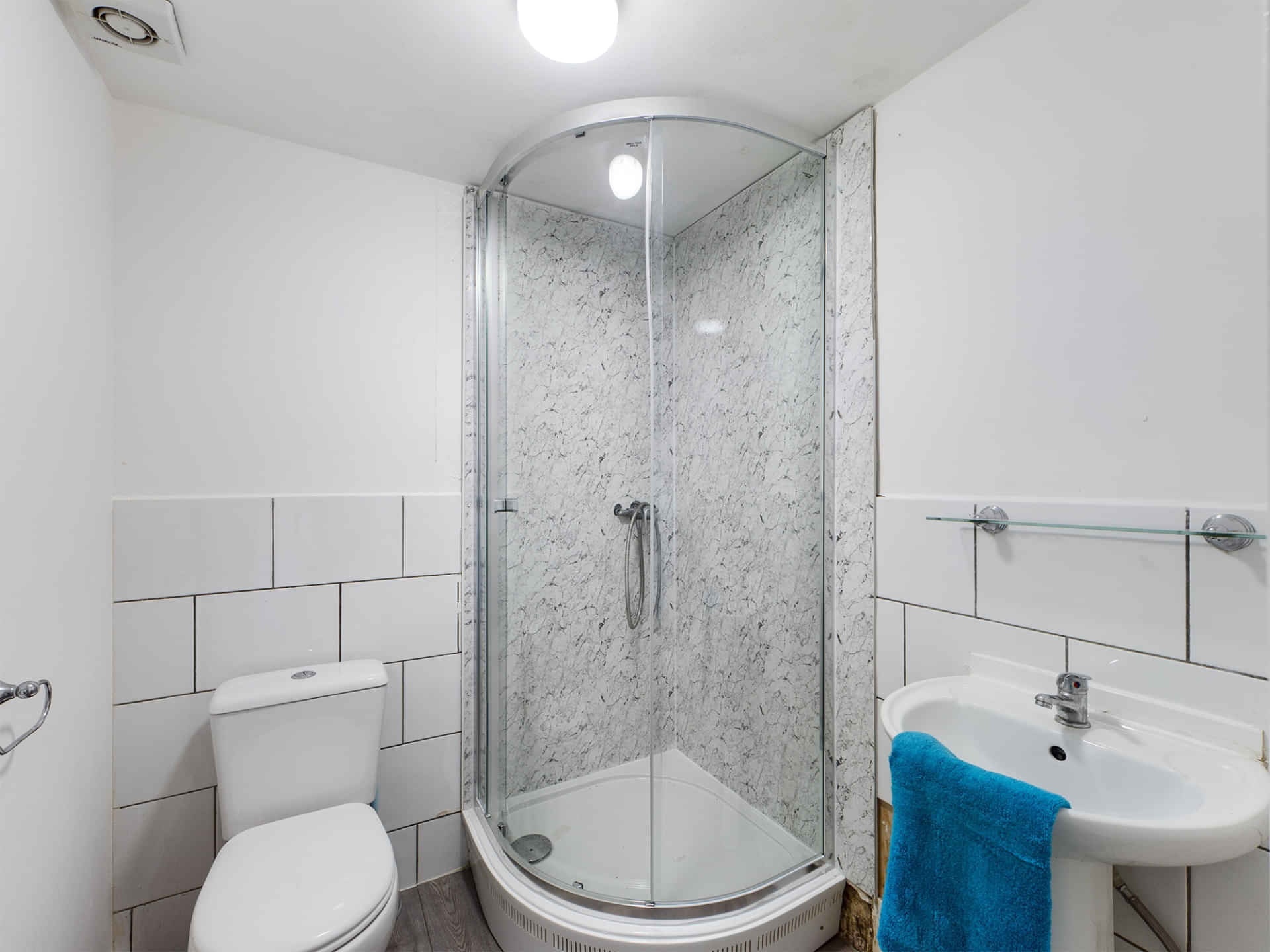 6 Bedroom 2 Bathroom Apartment (1) - Bedroom?w=400&h=260&fit=crop&q=40&auto=format&trim=auto