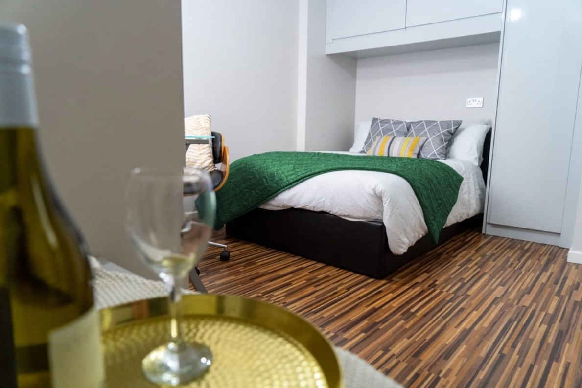 Amenities?w=400&h=260&fit=crop&q=40&auto=format&trim=auto