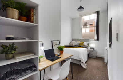 6 Bedroom 2 Bathroom Apartment - Kitchen?w=400&h=260&fit=crop&q=40&auto=format&trim=auto