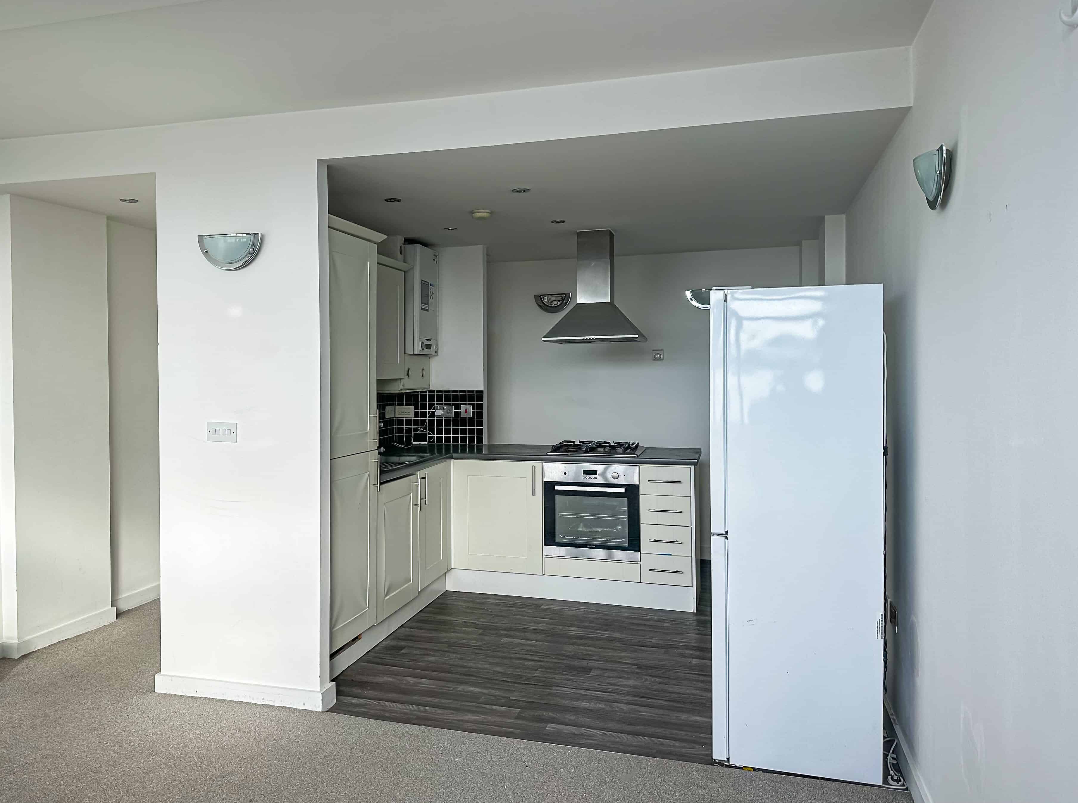 Shaftesbury Road E7, London - London, England, United Kingdom - 1 Bedroom Apartment - Kitchen