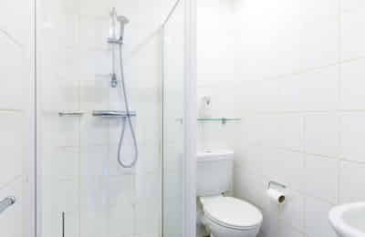 Exterior?w=400&h=260&fit=crop&q=40&auto=format&trim=auto