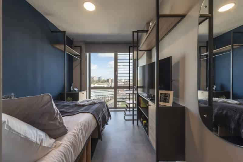 Common Area?w=400&h=260&fit=crop&q=40&auto=format&trim=auto