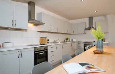1 Bedroom 1 Bathroom Apartment - Kitchen?w=400&h=260&fit=crop&q=40&auto=format&trim=auto