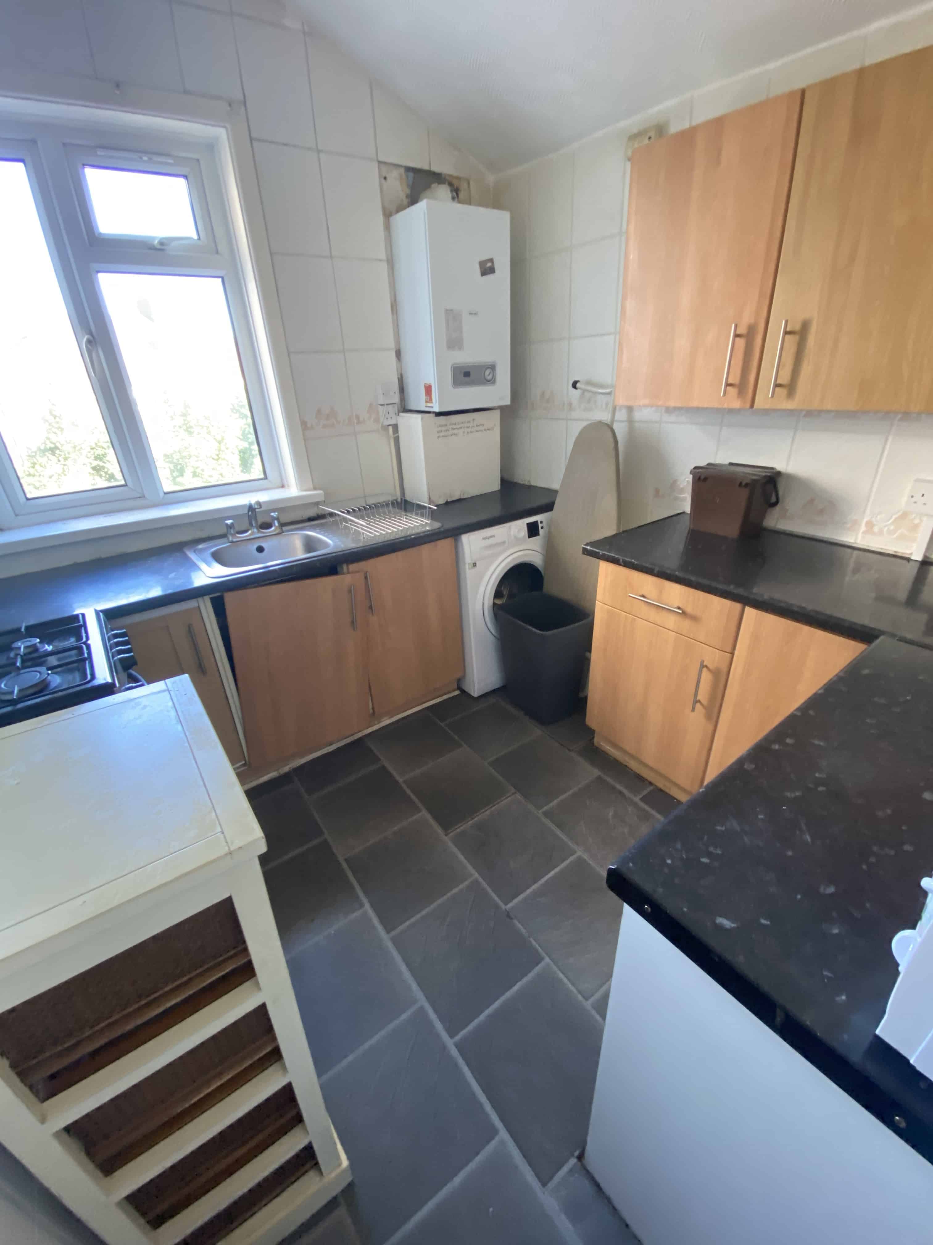 Downend Road BS16, Bristol - Bristol, England, United Kingdom - 5 Bedrooms 2 Bathrooms Apartment - Kitchen