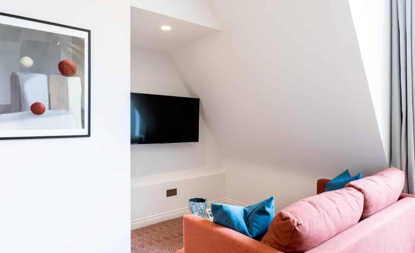 Studio - Bathroom?w=400&h=260&fit=crop&q=40&auto=format&trim=auto