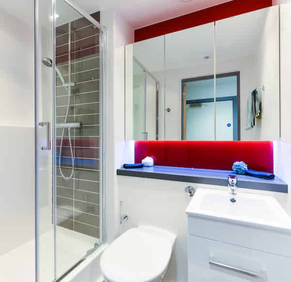 Exterior?w=400&h=260&fit=crop&q=40&auto=format&trim=auto