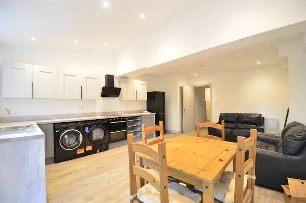 4 Bedroom Apartment, 56 Quinton Road, Harborne, Birmingham B17 0PG - Birmingham, England, United Kingdom - Common Area