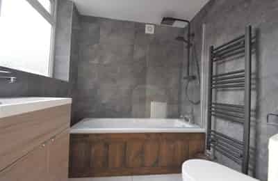 3 Bedroom Apartment, 121 Westminster Road, Selly Oak, Birmingham B29 7RN - Birmingham, England, United Kingdom - 3 Bedroom 1 Bathroom Apartment - Bathroom