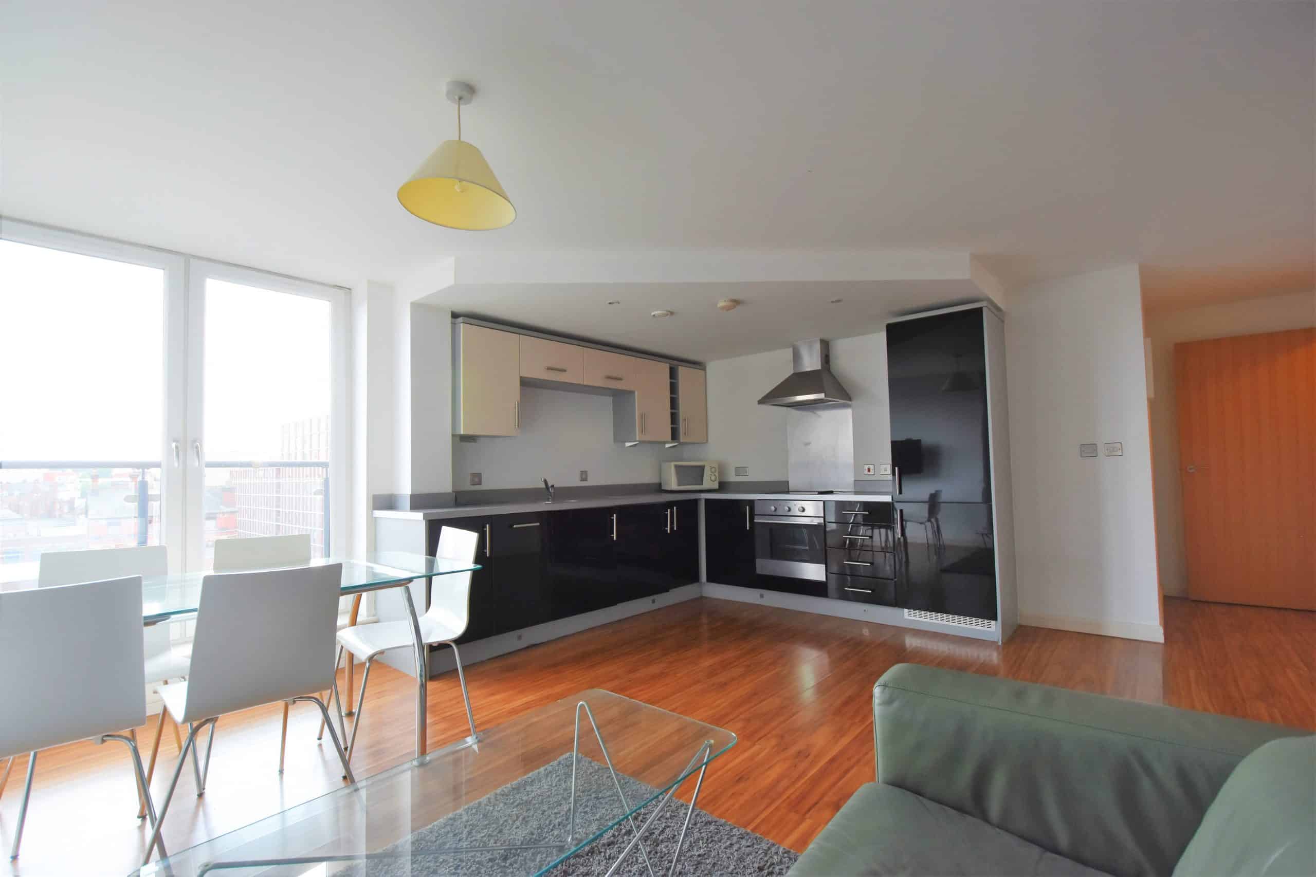 Common Area?w=400&h=260&fit=crop&q=40&auto=format&trim=auto