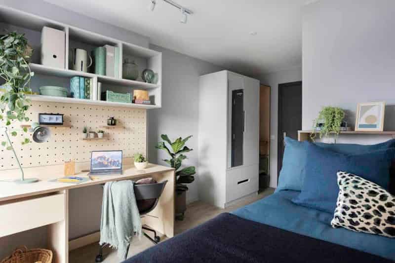 5 Bed Standard Ensuite