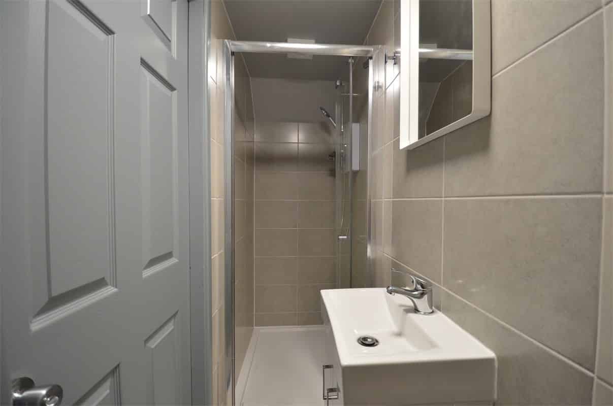 Common Area?w=400&h=260&fit=crop&q=40&auto=format&trim=auto