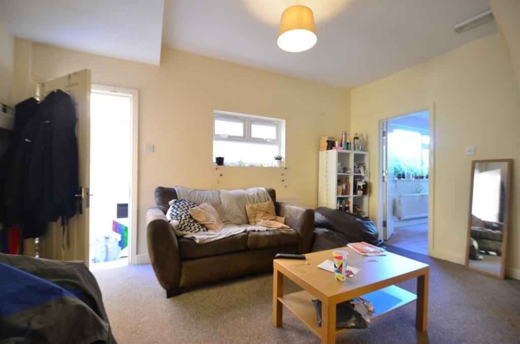 4 Bedroom Apartment, 9 Gristhorpe Road, Selly Oak, Birmingham B29 7TD - Birmingham, England, United Kingdom - Common Area