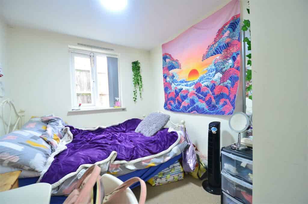 Common Area?w=400&h=260&fit=crop&q=40&auto=format&trim=auto