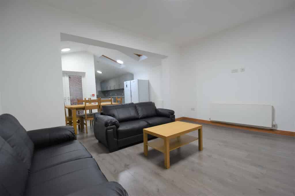 7 Bedroom Apartment, 69 Heeley Road, Selly Oak, Birmingham B29 6DP - Birmingham, England, United Kingdom - Common Area