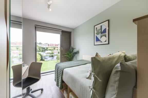 Common Area?w=400&h=260&fit=crop&q=40&auto=format&trim=auto