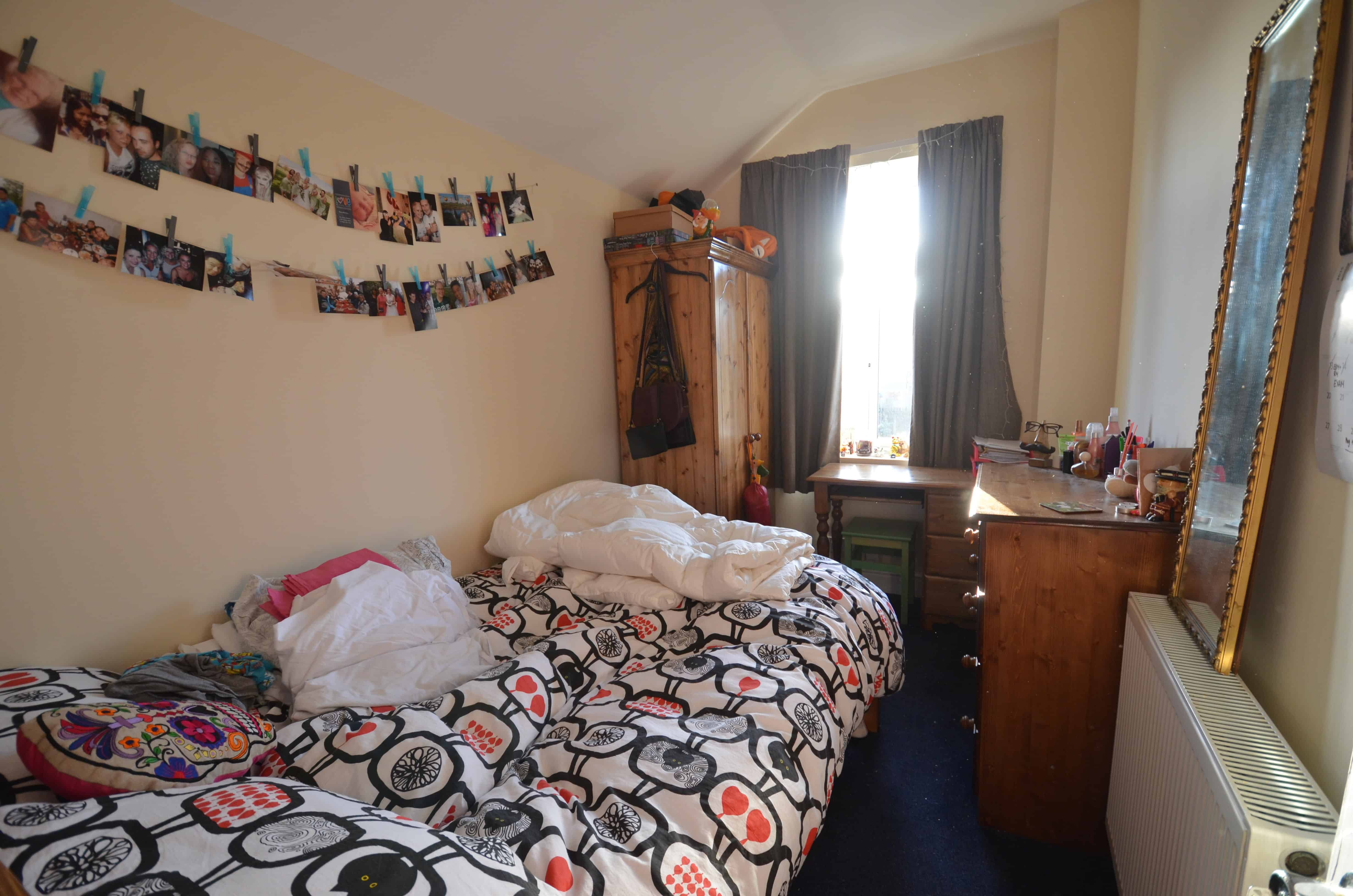 Common Area?w=400&h=260&fit=crop&q=40&auto=format&trim=auto