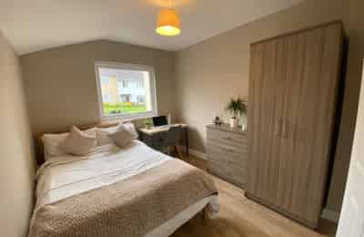 5 Bedroom 3 Bathroom Apartment - Bathroom?w=400&h=260&fit=crop&q=40&auto=format&trim=auto