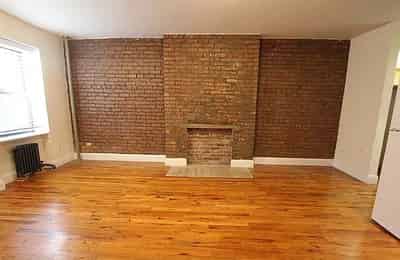 Common Area?w=400&h=260&fit=crop&q=40&auto=format&trim=auto