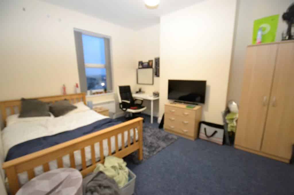 Gloucester Road, Bristol - Bristol, England, United Kingdom - 6 Bedroom 1 Bathroom Apartment - Bedroom