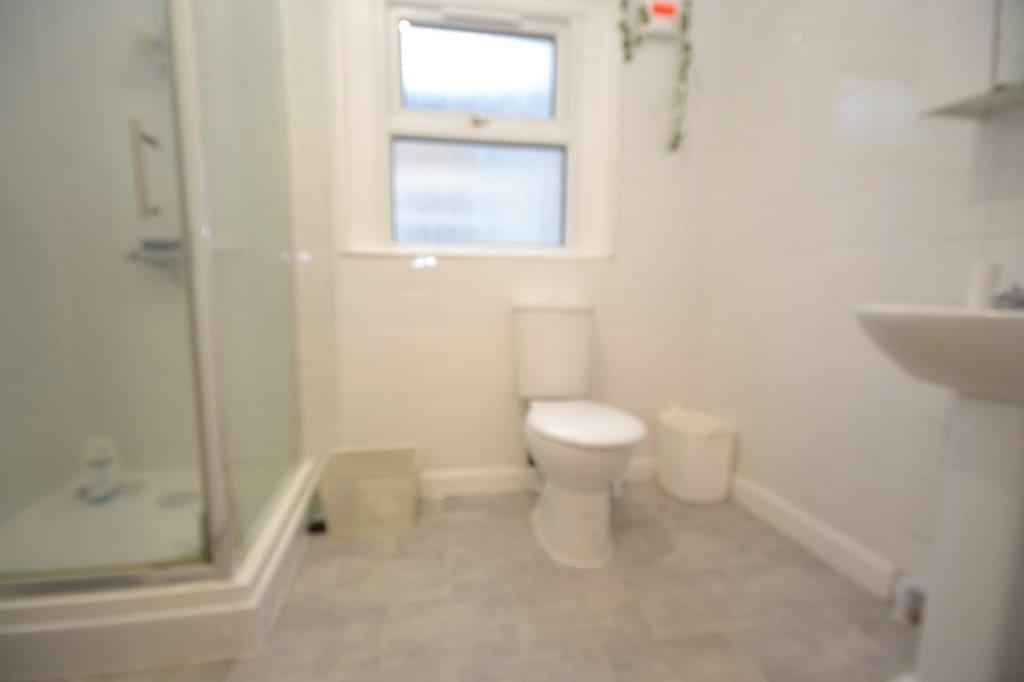 Common Area?w=400&h=260&fit=crop&q=40&auto=format&trim=auto