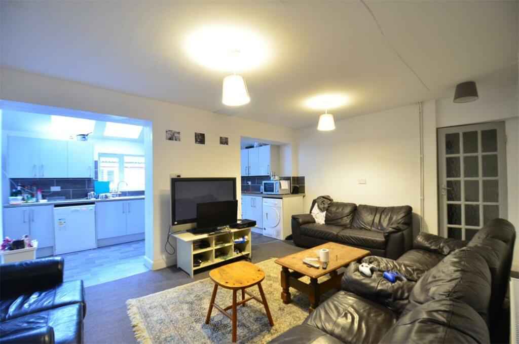 8 Bedroom Apartment, 43 Elmdon Road, Selly Oak, Birmingham B29 7LF - Birmingham, England, United Kingdom - Common Area