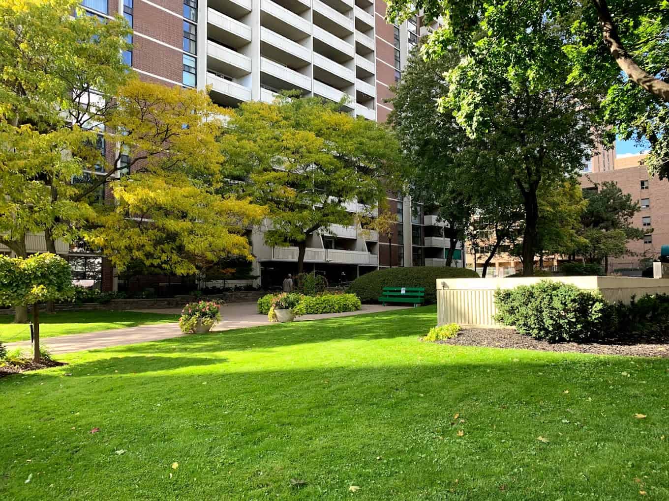 Pearson Housing 40 Homewood Ave, Toronto - Toronto, Ontario, Canada - Exterior