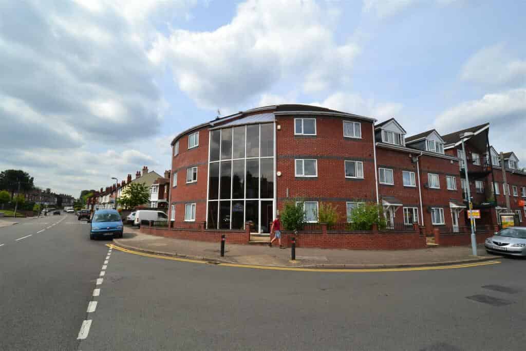 4 Bedroom Apartment, Stephens Court, Selly Oak, Birmingham B29 7SA (Flat 2) - Birmingham, England, United Kingdom - Exterior