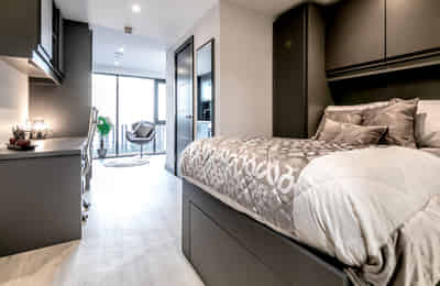 Amenities?w=400&h=260&fit=crop&q=40&auto=format&trim=auto