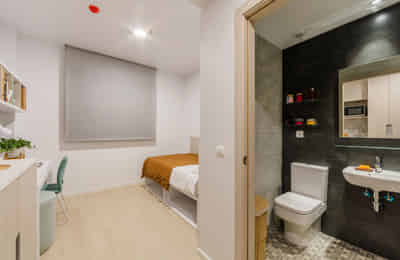 Amenities?w=400&h=260&fit=crop&q=40&auto=format&trim=auto